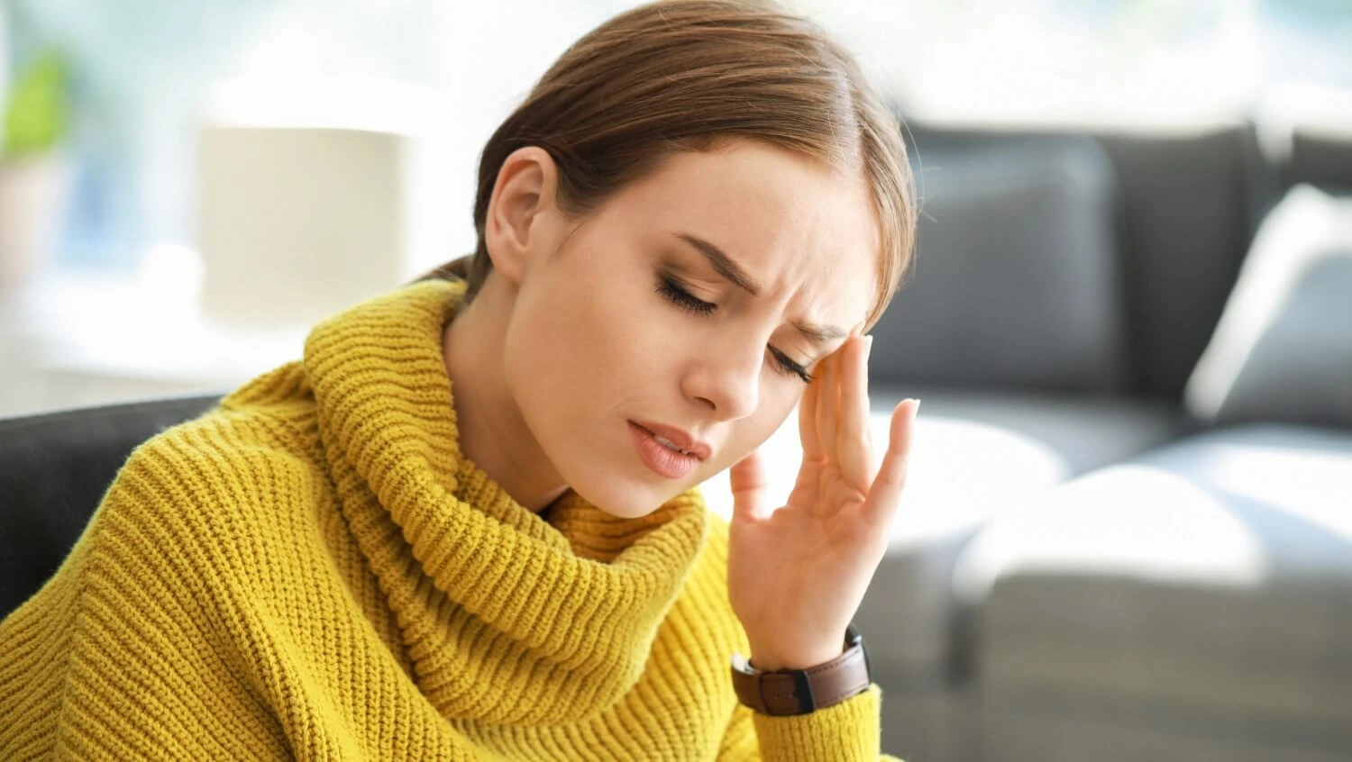 Bóle głowy – jakie są rodzaje? Poznaj możliwe przyczyny i sposoby leczenia