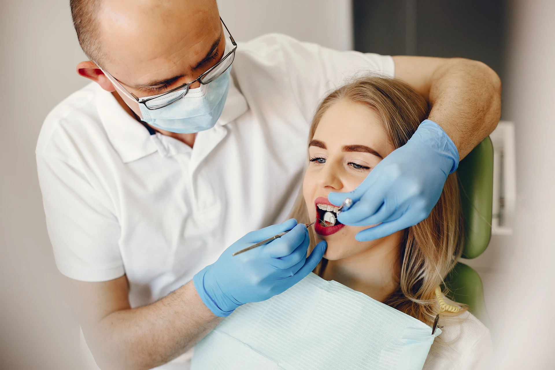 Kontrola jamy ustnej przed ekstrakcją zęba