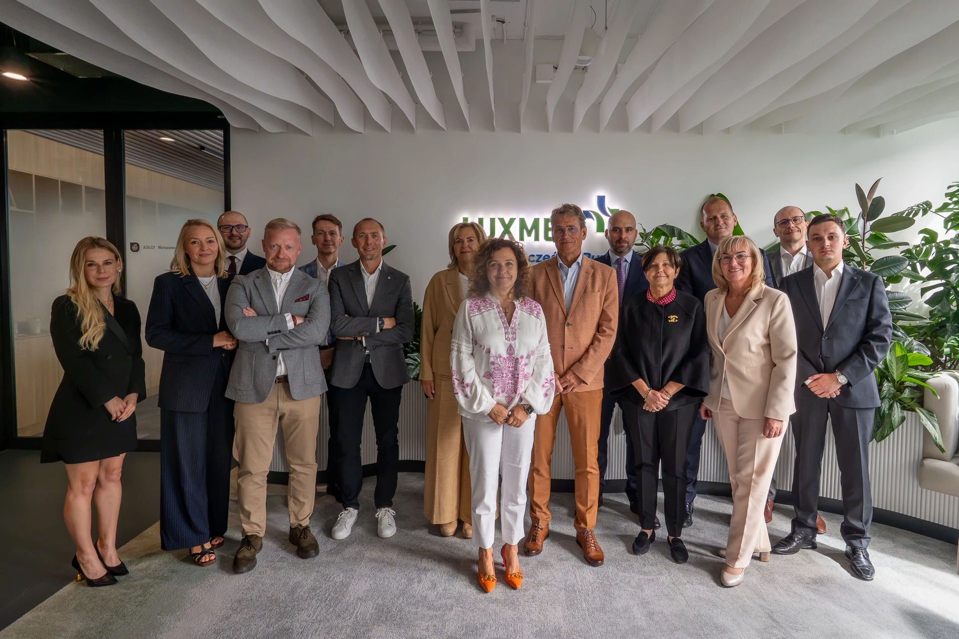 Grupowe zdjęcie przedstawicieli Grupy LUX MED i Endomed