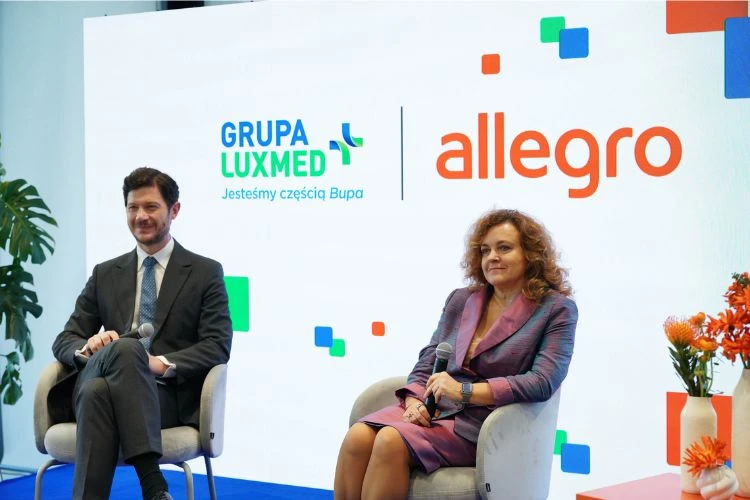 Wspólne zdjęcie Pani Prezes LUX MED Anny Rulkiewicz i Prezesa Allegro Marcina Kuśmierza