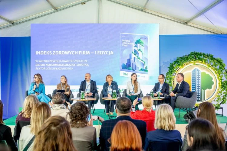 Zdjęcie panelistów omawiających Indeks Zdrowych Firm.