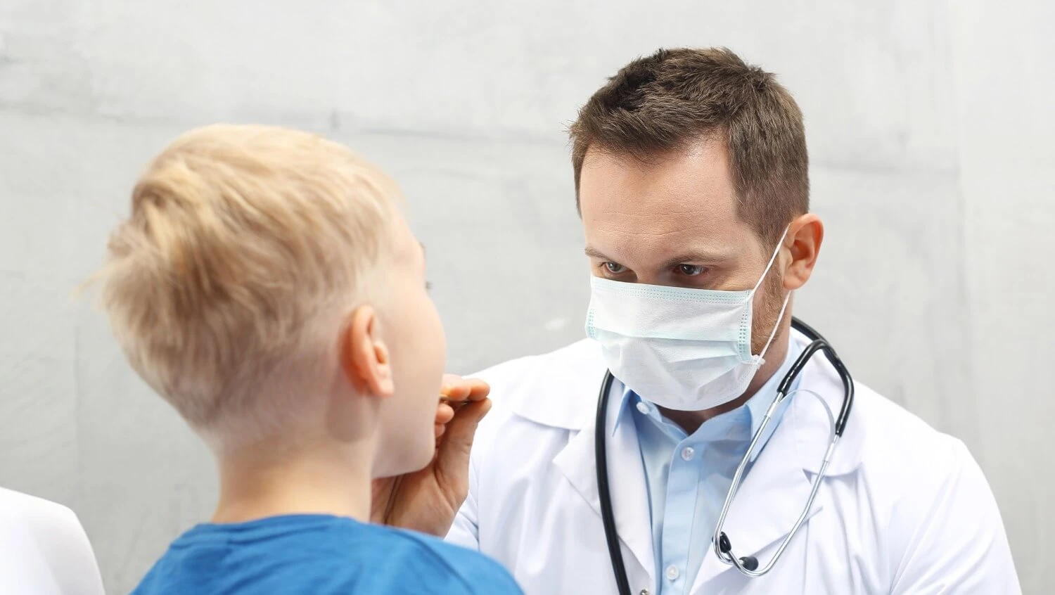 Skrócone wędzidełko podjęzykowe.jpg