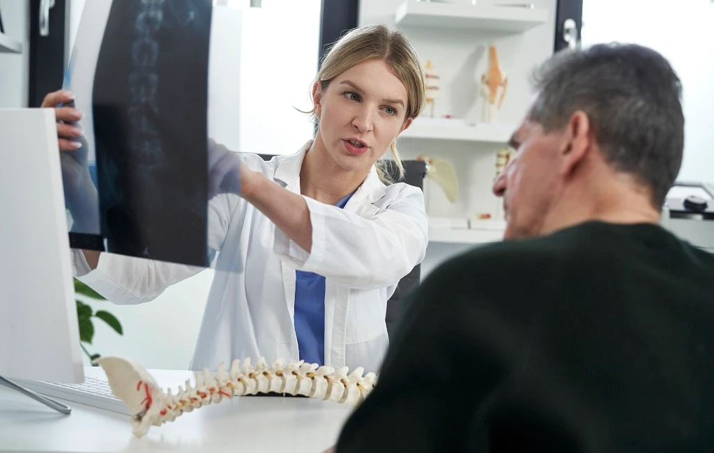 złamanie kręgosłupa_small.jpg