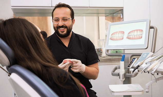 Konsultacja u stomatologa z wizualizacją