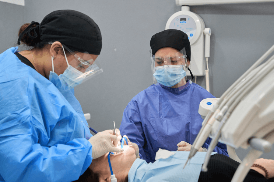 Kiedy chirurgiczne wyrwanie zęba może być konieczne?