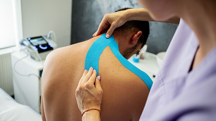 Kinesiotaping plastami rehabilitacyjnymi