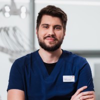 lek. stom. Aleksander Kowalczewski - Lekarz stomatolog,Chirurg stomatolog,Implantolog