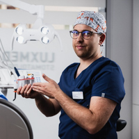 dr n.med. Ariel Chamarczuk - Lekarz stomatolog,Chirurg stomatolog