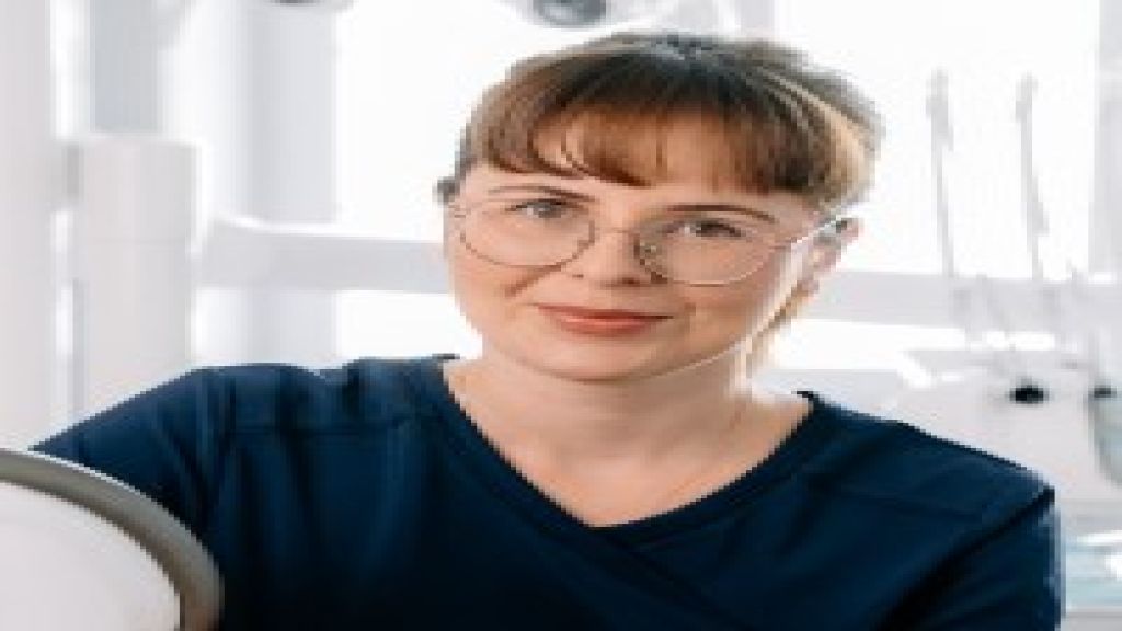 lek. dent. Aleksandra Warakomska - Lekarz stomatolog,Periodontolog