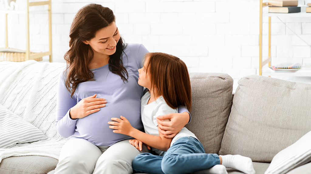 Kobieta w II trymestrze ciąży na wizycie lekarskiej