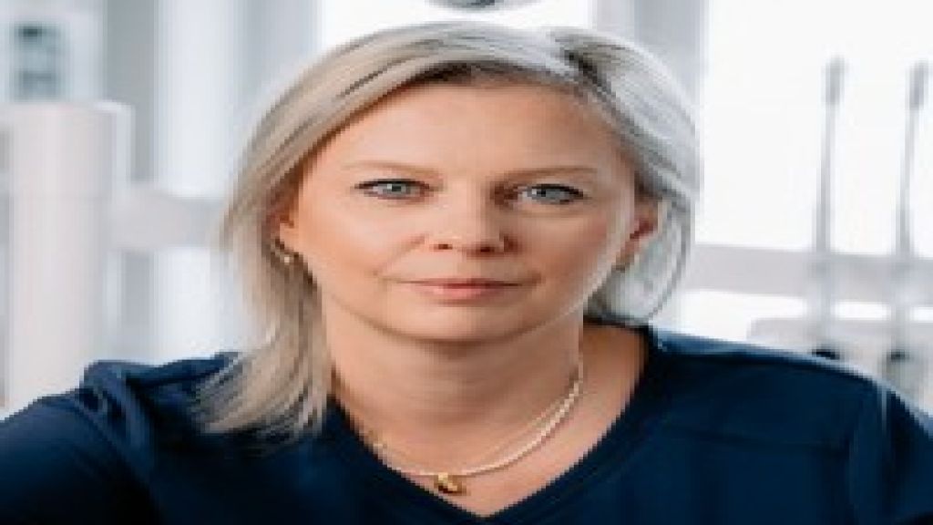 dr n.med. Joanna Śmieszek-Wilczewska - Chirurg stomatolog,Implantolog