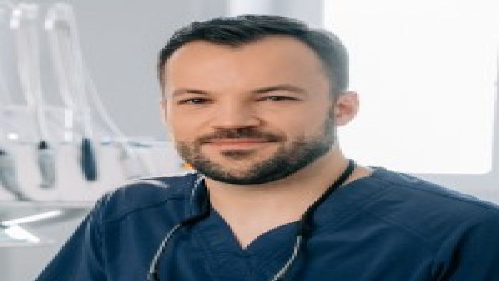 lek. dent. Szymon Pasierb - Lekarz stomatolog,Endodonta