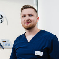 lek. stom. Jakub Rydzak - Lekarz stomatolog