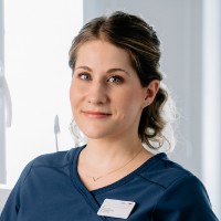 dr n.med. Karolina Jones - Lekarz stomatolog,Ortodoncja – nakładki Invisalign