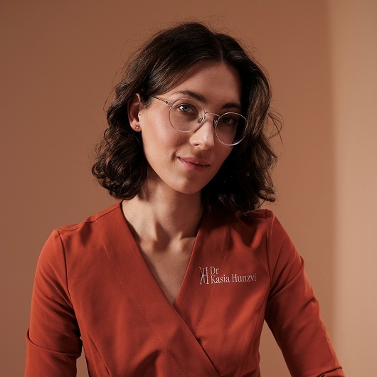 lekarz dentysta Katarzyna Hunzvi - Ortodonta,Stomatologia estetyczna,Ortodoncja – nakładki Invisalign,Ortodonta dziecięcy