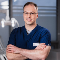 lek. stom. Krzysztof Gąsiorowski - Implantolog,Chirurg stomatolog,Lekarz stomatolog